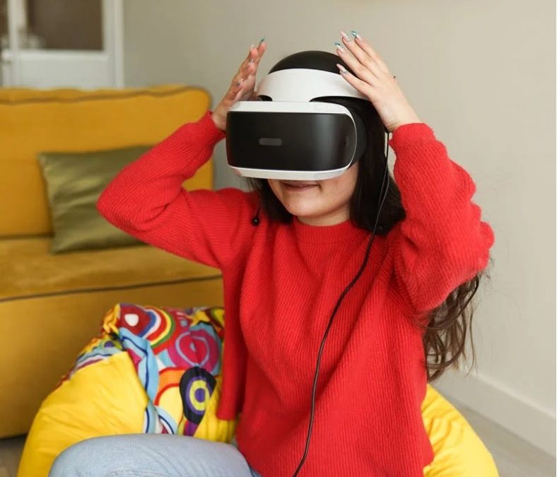 ¿Qué es realidad virtual? Beneficios y ejemplos